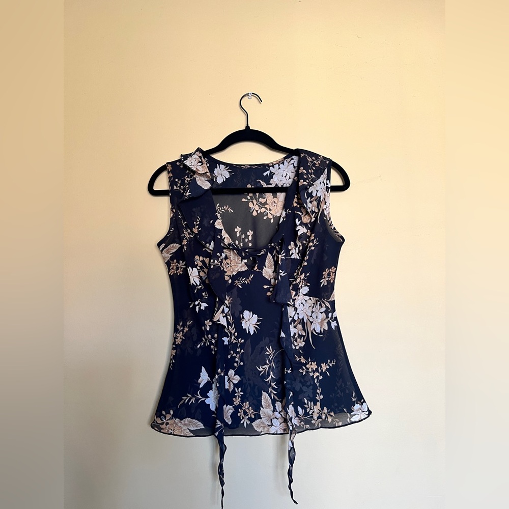 Floral Black and Cream v-neck Sleeveless Top